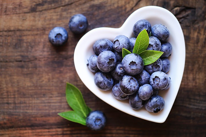 4 Delicious Foods You’ll Want To Eat for Healthier Hair & Skin - Blueberries