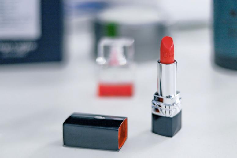 6 Winter Lipstick Colors Perfect for Cold Weather 6 Winter Lipstick Colors Perfect for Cold Weather