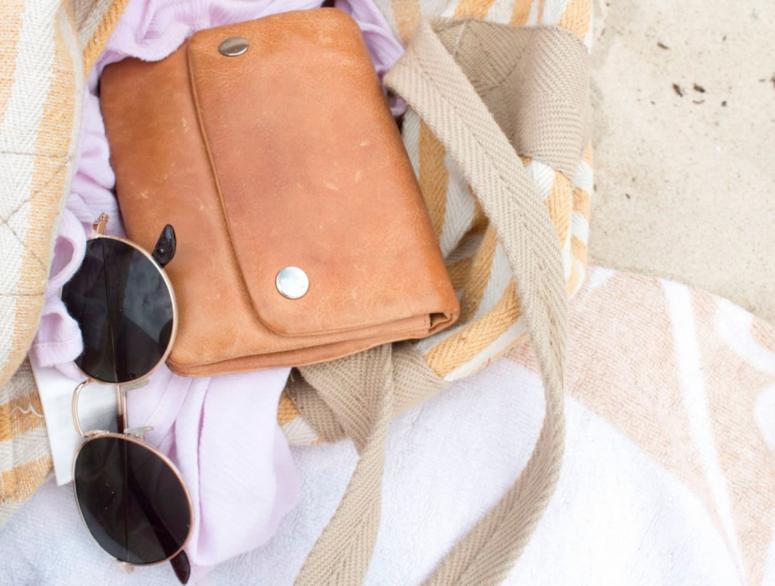 Purse Essentials List You Need for a Daily Pick-Me-Up Purse Essentials List You Need for a Daily Pick-Me-Up