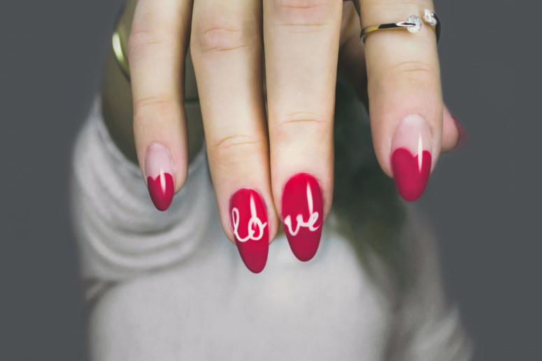 Manicures The Red Polish You Need to Try This Season Manicures The Red Polish You Need to Try This Season