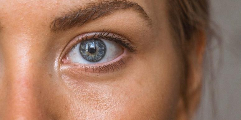 5 SKINCARE PRODUCTS YOU SHOULD KEEP IN THE FRIDGE 5 SKINCARE PRODUCTS YOU SHOULD KEEP IN THE FRIDGE