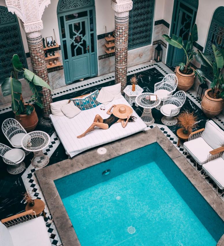 6 Pool Outfit Accessories to Complete Your Look 6 Pool Outfit Accessories to Complete Your Look