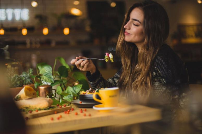7 Tips To Build A Healthier Relationship With Food 7 Tips To Build A Healthier Relationship With Food