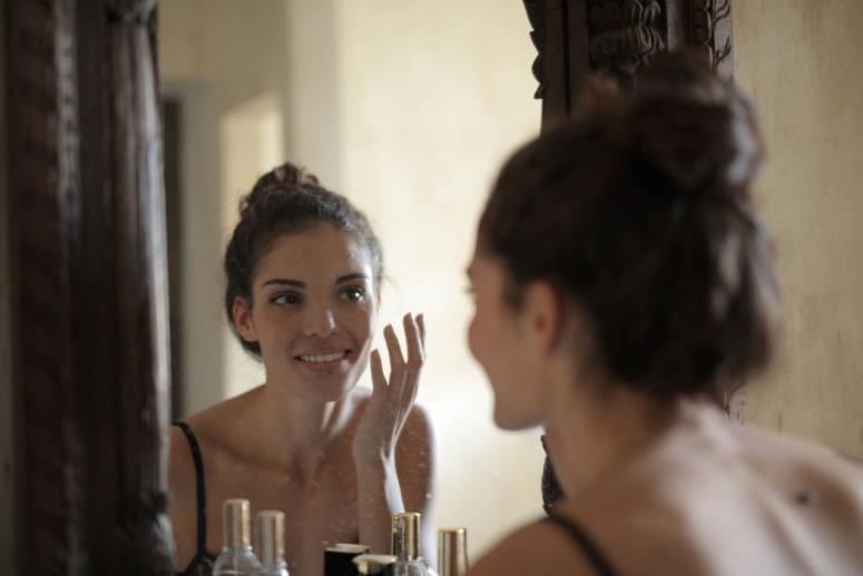 5 Household Beauty Hacks That Will Change Your Life 5 Household Beauty Hacks That Will Change Your Life