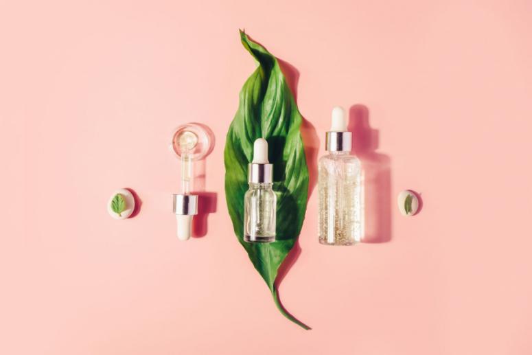 The Definitive Best Organic Facial Oils to Hydrate Your Skin The Definitive Best Organic Facial Oils to Hydrate Your Skin