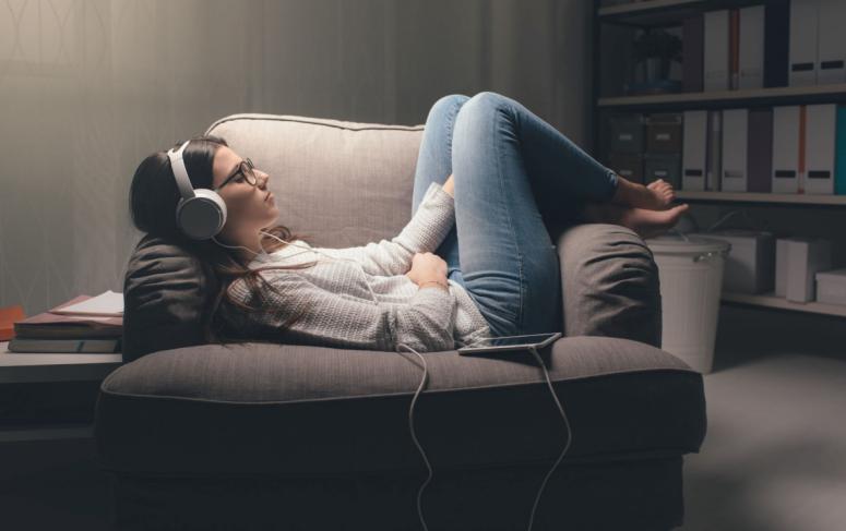 Top 3 Clean Beauty Podcasts to Stream Right Now Top 3 Clean Beauty Podcasts to Stream Right Now