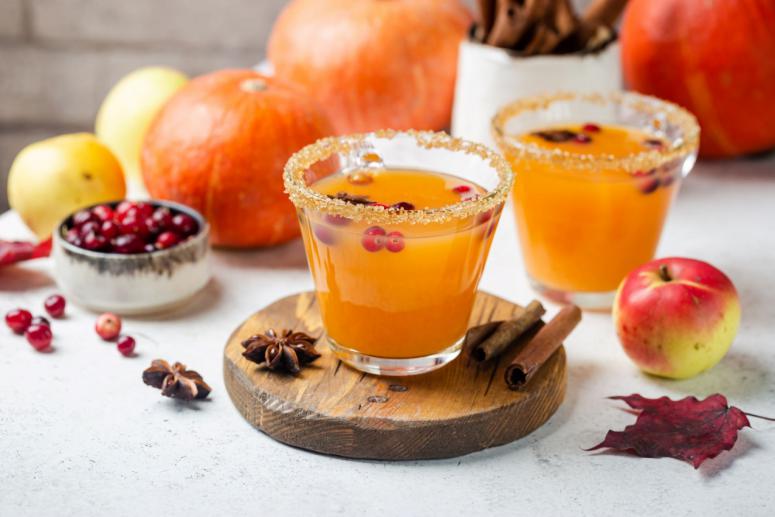 Impress Guests With These Easy Thanksgiving Cocktails Impress Guests With These Easy Thanksgiving Cocktails