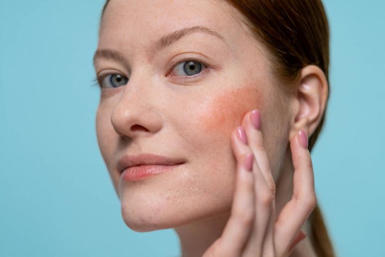 3 Long-Lasting Blush Products for Glowing Cheeks All Winter 3 Long-Lasting Blush Products for Glowing Cheeks All Winter