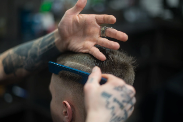 Men 5 Ways a Visiting Barber Makes Your Life More Perfect
