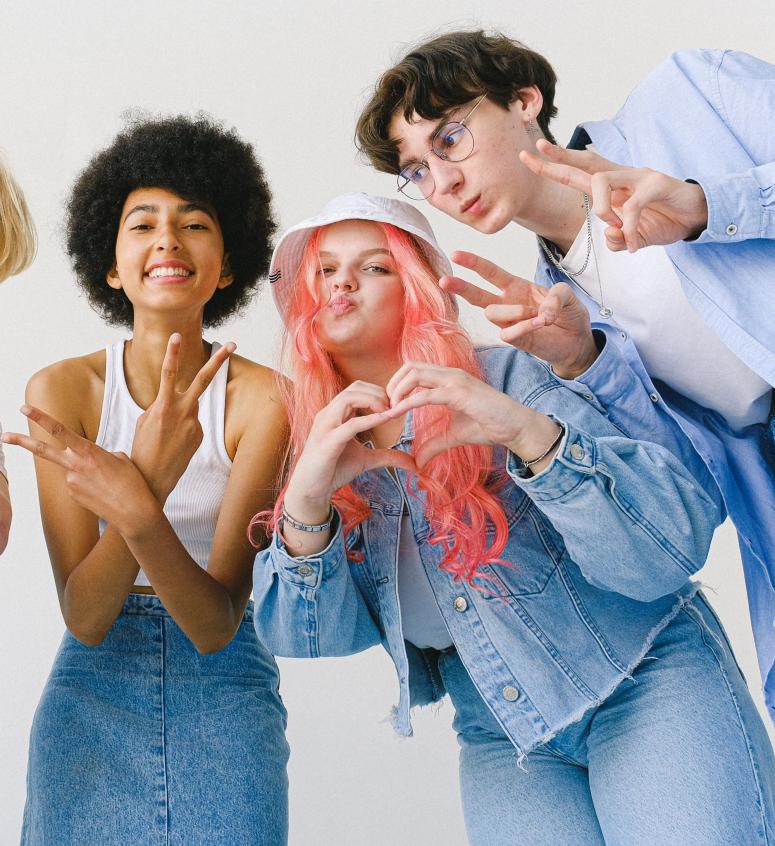 Y2K is Here to Stay Inspiration for Fancy Summer Outfits Y2K is Here to Stay Inspiration for Fancy Summer Outfits