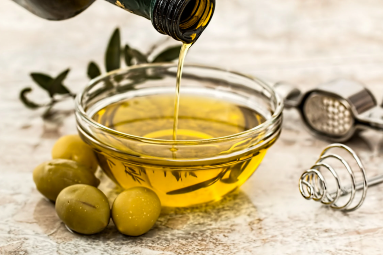 We Defend It Extra Virgin Oil is the Best for Skin Nails and Hair We Defend It Extra Virgin Oil is the Best for Skin Nails and Hair