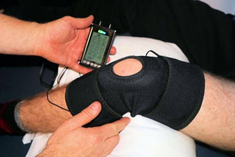 Heres How To Deal With Lingering Knee Pain From Working Out Heres How To Deal With Lingering Knee Pain From Working Out