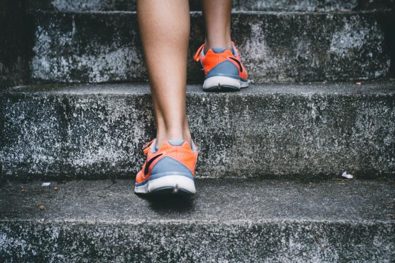 Adopt a No-Knee Impact Workout for Less Stress on the Joints Adopt a No-Knee Impact Workout for Less Stress on the Joints