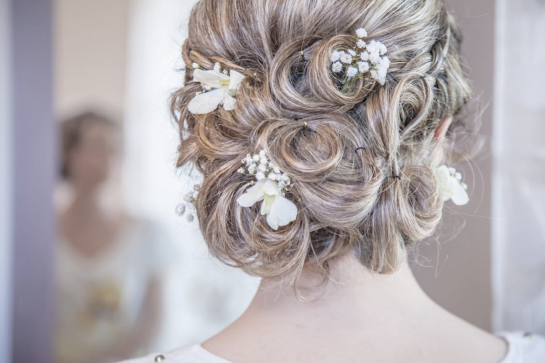 You Need These Products in Your Professional Bridal Hair Kit You Need These Products in Your Professional Bridal Hair Kit