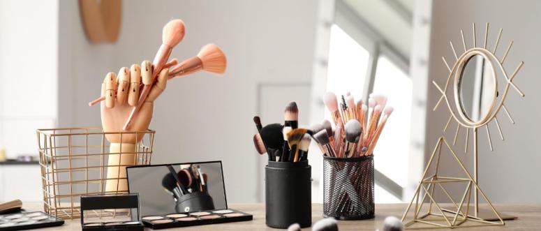 Set of makeup brushes on table in beauty salon Set of makeup brushes on table in beauty salon