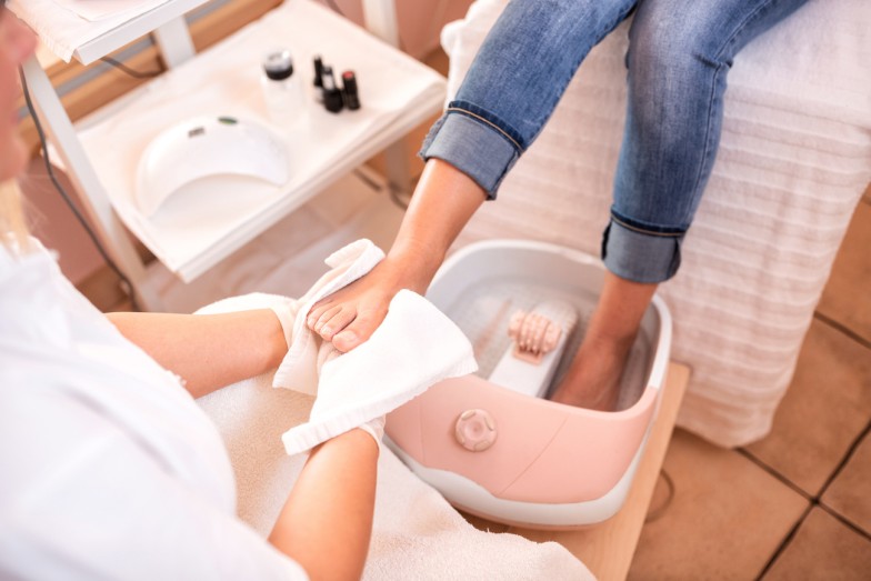 French Tip Pedicure