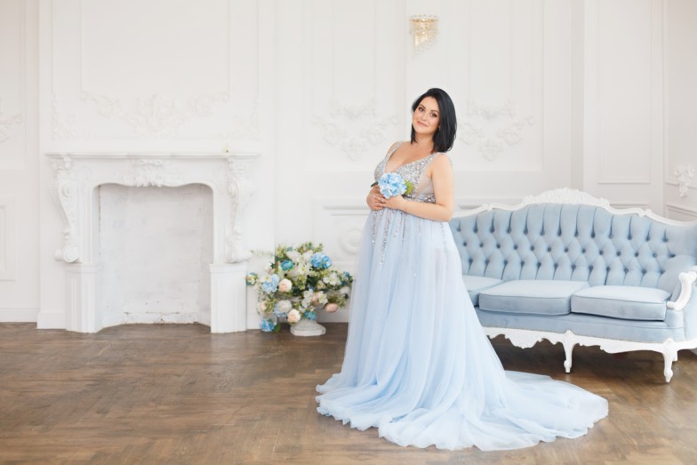 Wedding guests plus size