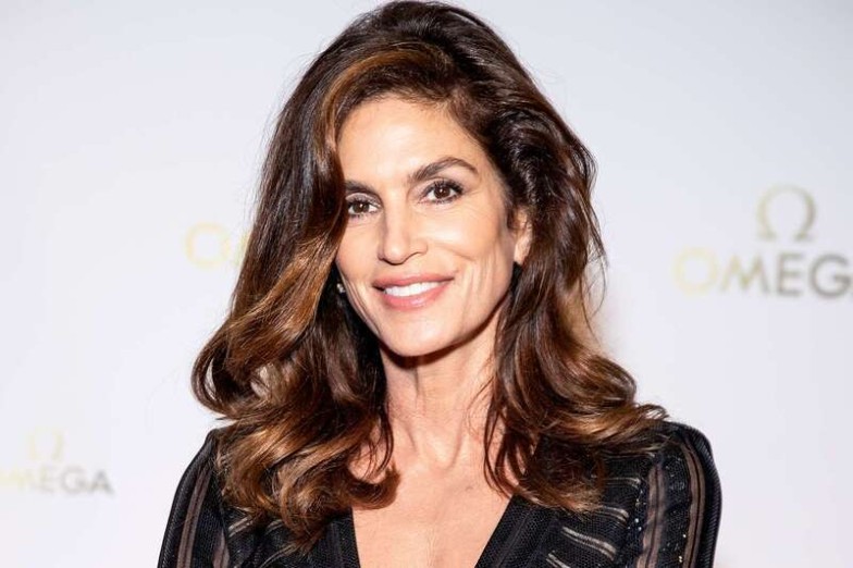 In the realm of beauty and glamour, there's no name more iconic than Cindy Crawford. Her timeless beauty and effortless style have inspired countless people around the world. If you've ever longed to capture the essence of Cindy's classic allure through a Cindy Crawford makeup tutorial, you're in for a treat. In this comprehensive guide, we'll walk you through step-by-step instructions so you can recreate Cindy Crawford's signature look from the comfort of your own home. Prepare your skin for the Cindy Crawford makeup tutorial Before you dive into the magical world of makeup, it's important to lay the foundation for flawless results. Start by thoroughly cleansing with a gentle facial cleanser to ensure your skin is free of impurities. Follow with a hydrating moisturizer to prepare your skin for makeup application. Finish your preparation with a trusted primer to create a smooth canvas for long-lasting perfection. Cleanse and hydrate: Begin your beauty ritual by cleansing your face with a gentle cleanser tailored to your skin type. Hydrate your skin with a lightweight moisturizer to set the stage for flawless makeup application. Apply a primer: Incorporate a primer into your routine by smoothing it over your face to reduce imperfections and enhance the longevity of your makeup. How to achieve Cindy Crawford's flawless complexion Cindy's glowing complexion is a beacon of beauty. To mirror her glow, carefully choose a foundation that blends seamlessly with your skin tone. Use a concealer to hide imperfections and brighten the under eye area. Finish with a dusting of translucent powder to set your makeup and achieve that coveted matte finish. Foundation selection: Navigate the array of foundations to find the perfect match for your skin type and tone. Apply evenly, blending outward for a seamless finish. Concealer Techniques: Use concealer strategically to hide imperfections and illuminate the under eye area. Blend seamlessly for a natural, flawless look. Set the foundation: Finish with a light dusting of translucent powder to set your foundation and control shine throughout the day. Highlight the eyes for a seductive look Cindy Crawford's captivating eyes are at the heart of her allure. Start by grooming your eyebrows to frame your face for maximum impact. Dive into the world of eye shadow, opting for neutral shades that add depth. Master the art of eyeliner, creating a subtle wing, and finish with volumizing mascara for a striking finish. Eyebrow grooming: Frame your eyes by shaping and filling your eyebrows for a polished look. Eyeshadow application: Explore the realm of neutral shadows, blending darker shades into the crease and lighter tones on the lid for dimension. Eyeliner Techniques: Define your eyes with eyeliner and achieve Cindy's classic winged look for added allure. Mascara Application: Lift lashes with volumizing mascara to complete the mesmerizing look inspired by Cindy Crawford. Cheek Enhancement and Face Contouring Cindy's chiseled cheekbones are an integral part of her beauty. Achieve a natural flush by applying blush to the cheeks. Dive into contouring and highlighting to accentuate your features and create a multidimensional effect. Blush placement: Smile and apply blush to the apples of your cheeks, blending upward toward your temples for a youthful glow. Contouring and Highlighting: Use a contour powder or cream to define your cheekbones, jawline, and forehead. Follow with a touch of highlighter for a luminous finish. Achieve Cindy Crawford's Iconic Lip Look No Cindy Crawford-inspired makeup is complete without the perfect lip. Outline your lips with a matching lip liner and fill in with a carefully chosen lipstick shade, opting for a nude or rosy hue for a timeless finish. Apply lip liner: Define your lips with precision, starting at the cupid's bow and extending outward for a polished look. Lipstick Selection: Choose a lipstick shade that complements your skin tone and apply it evenly for a refined and sophisticated look. Setting Makeup for Longevity To ensure your Cindy Crawford-inspired makeup lasts all day, finish your look with a setting spray. This essential step locks your makeup in place, keeping it fresh and flawless for longer. Make any necessary touch-ups and enjoy the stunning transformation you've achieved! Setting Spray Application: Finish your makeup routine with a light mist of setting spray to allow it to dry naturally and set your makeup. Your Inner Supermodel with MOBILESTYLES In conclusion, channeling Cindy Crawford's iconic beauty is now within your reach. By following these expert tips and techniques, you can achieve a flawless makeup look that exudes confidence and sophistication. Remember, makeup is an art form that allows you to express your unique self. Don't hesitate to experiment and have fun with your look! At MOBILESTYLES, we understand the importance of looking and feeling your best. Whether you're looking for professional beauty services or inspiration for your next beauty adventure, MOBILESTYLES has you covered. Book your appointment today and experience the convenience of beauty on demand. Embrace your inner supermodel with MOBILESTYLES. Book your appointment now!