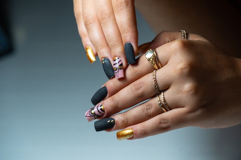 black manicure