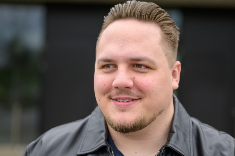 slick back hairstyle