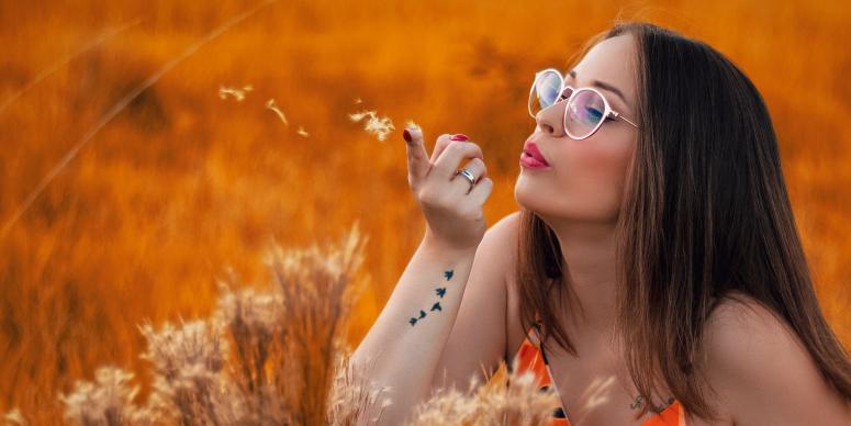 Let MOBILESTYLES Give You a New Makeup Look for Fall