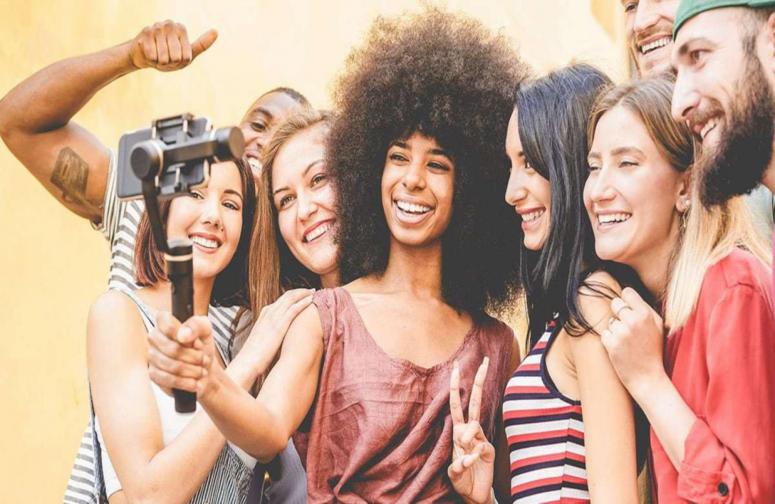 7 Transgender Influencers to Follow for Beauty Inspo 7 Transgender Influencers to Follow for Beauty Inspo