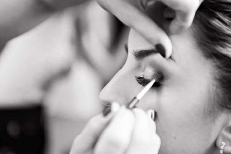Summer wedding makeup hacks to keep your face looking fresh Summer wedding makeup hacks to keep your face looking fresh