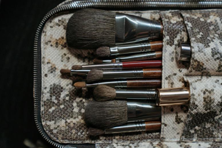 5 Makeup Artist Essentials You Need in Your Kit 5 Makeup Artist Essentials You Need in Your Kit