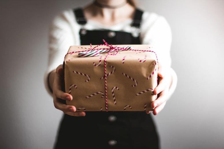 10 Distinctive Gifts for the MIL in Your Life 10 Distinctive Gifts for the MIL in Your Life