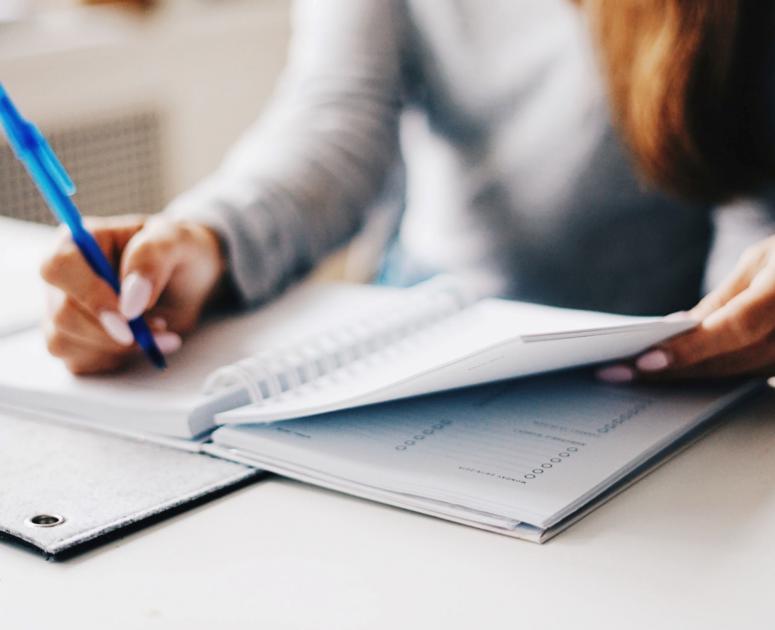 4 Daily Diaries That Will Keep You on Track in 2022 4 Daily Diaries That Will Keep You on Track in 2022